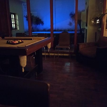 Gueemes Hostel Cordoba Bagian luar foto