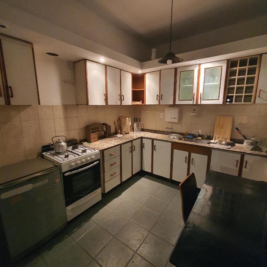 Gueemes Hostel Cordoba Bagian luar foto