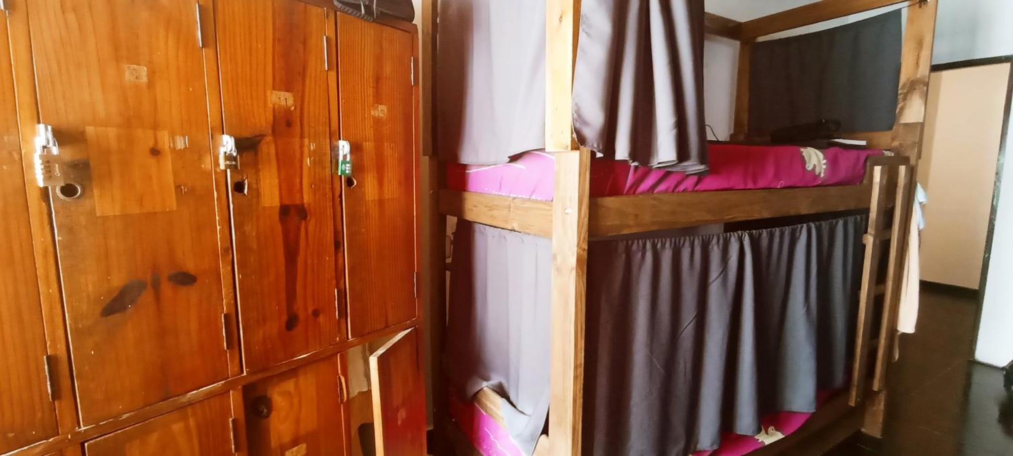 Gueemes Hostel Cordoba Bagian luar foto