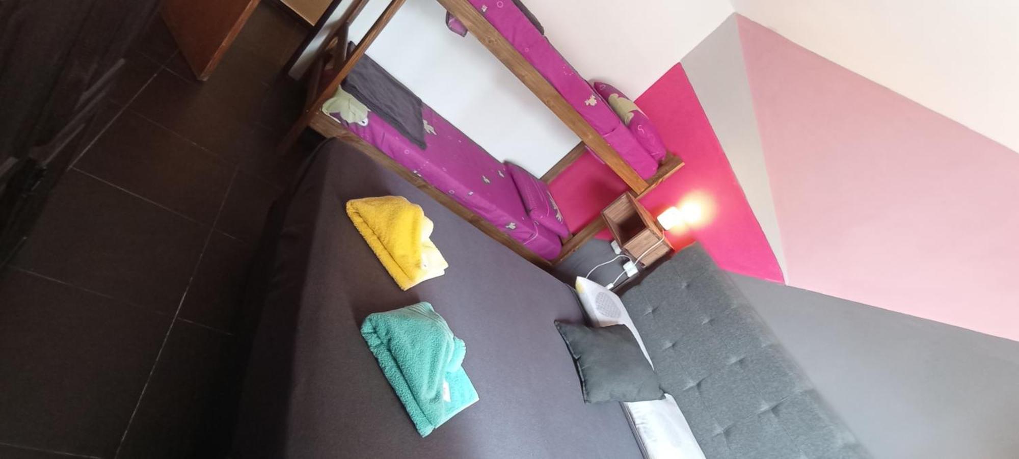 Gueemes Hostel Cordoba Bagian luar foto