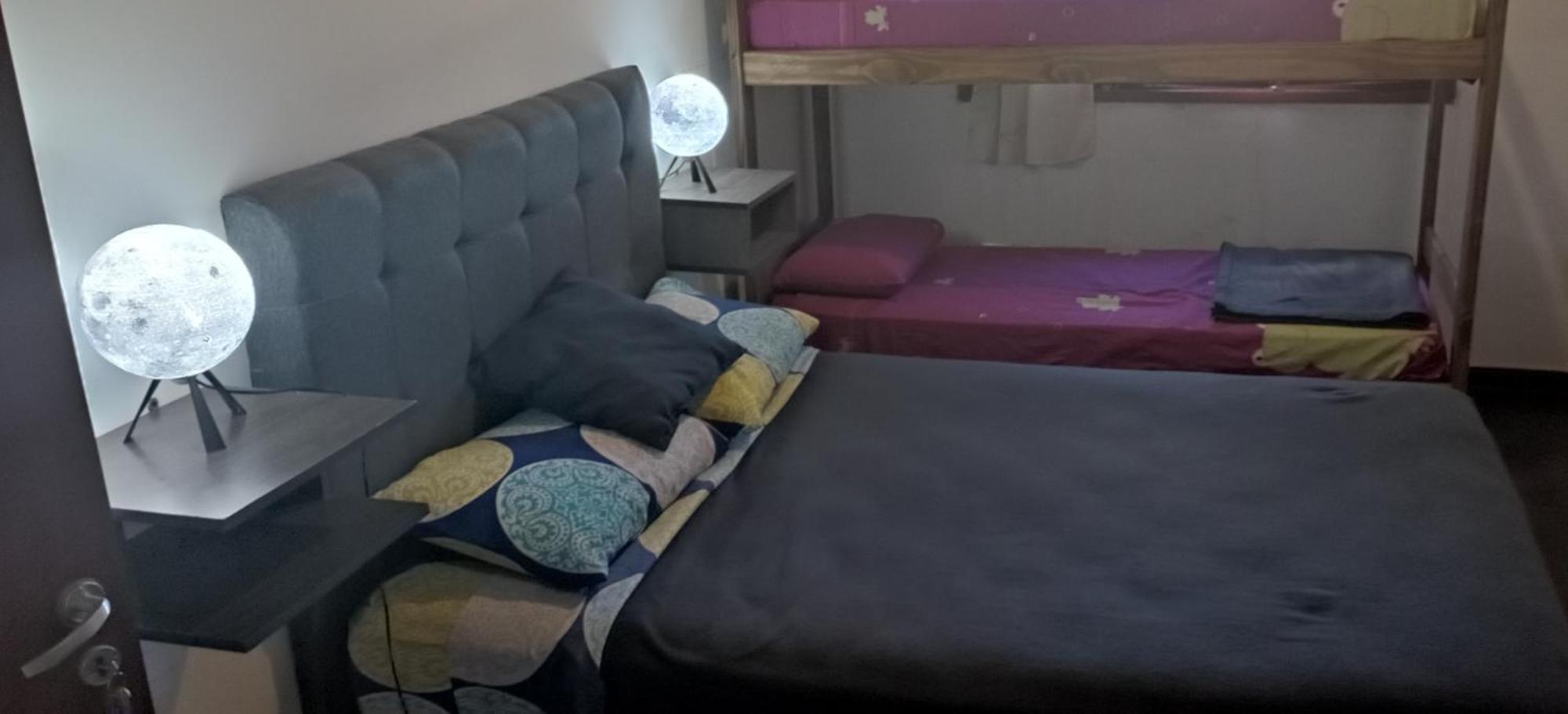 Gueemes Hostel Cordoba Bagian luar foto