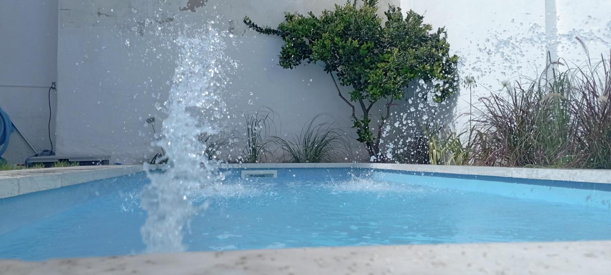Gueemes Hostel Cordoba Bagian luar foto