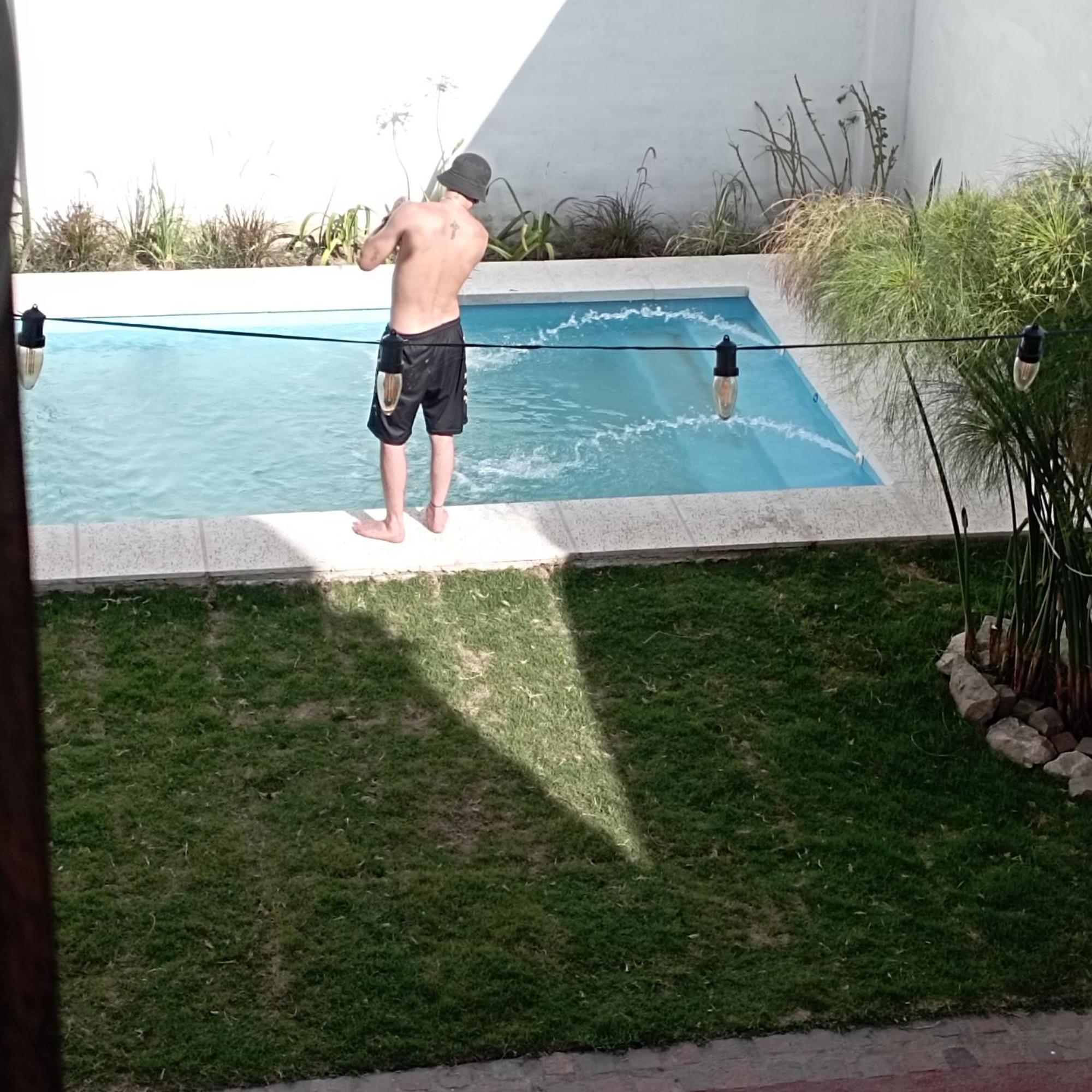 Gueemes Hostel Cordoba Bagian luar foto