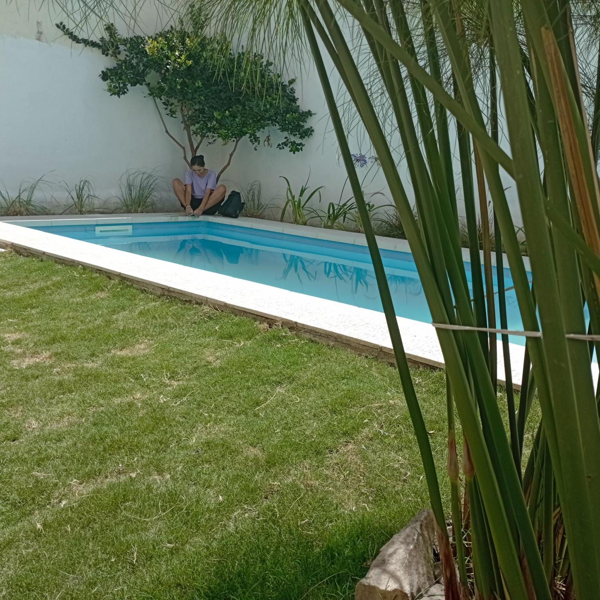 Gueemes Hostel Cordoba Bagian luar foto